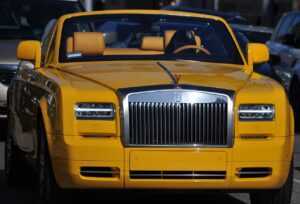 easy hairstyles for 50 year old woman with long hair